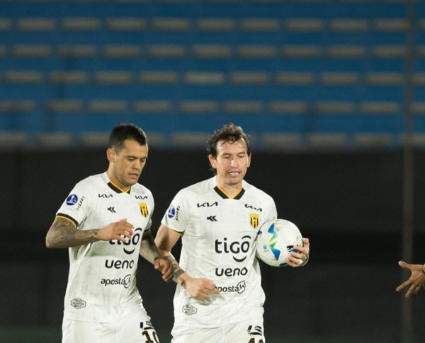 Guaraní trae un punto de Uruguay: igualó sobre el final ante Boston River - trece