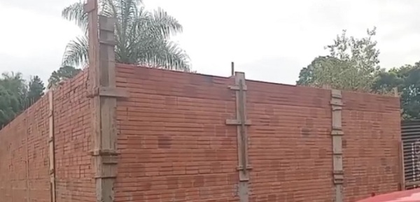 Ataque en obra de construcción deja un albañil muerto y otro herido en Encarnación