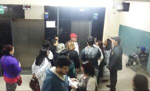 Ascensores de IPS, sin mantenimiento: previsional “tira la pelota” a Contrataciones - Nacionales - ABC Color