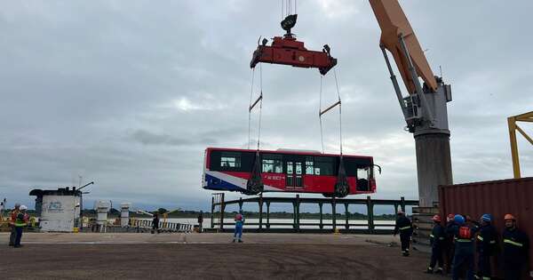 Diario HOY | Llegaron los últimos 10 buses eléctricos: sepa cuándo estarán operativos