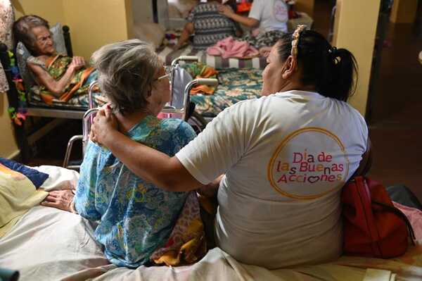 Celebran el Día de las Buenas Acciones en la Plaza Central de Luque - 1000 Noticias