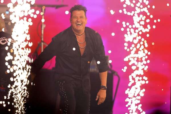 Carlos Vives es nombrado “Leyenda de Nuestra Tierra” por su aporte a la música colombiana - Música - ABC Color