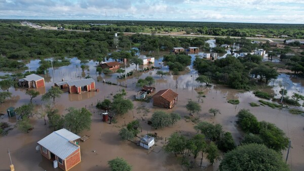 Alumnos de Boquerón adoptan clases virtuales ante inundación