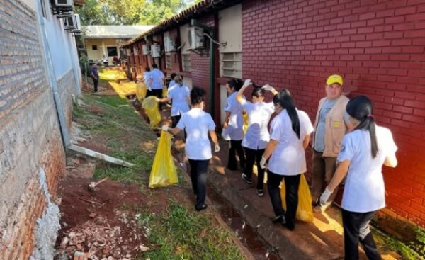 Eliminan criaderos en el Hospital Regional de Ciudad del Este