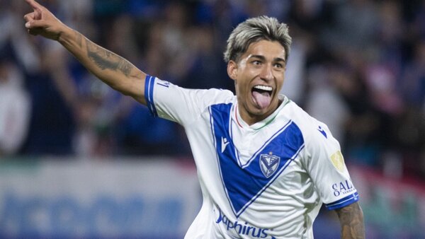 Vélez remonta y vence a Peñarol