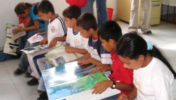 1.500 estudiantes participan de sesiones de tutorías telefónicas en lectura y escritura
