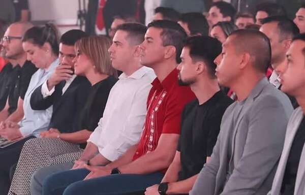 Empresas ligadas al presidente Peña arrasan con licitaciones - Política - ABC Color