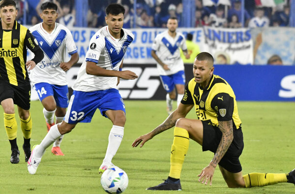 Versus / Vélez remonta a Peñarol antes de visitar a Olimpia