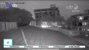 Cae edificio en construcción en Encarnación: Dos personas habrían quedado atrapadas