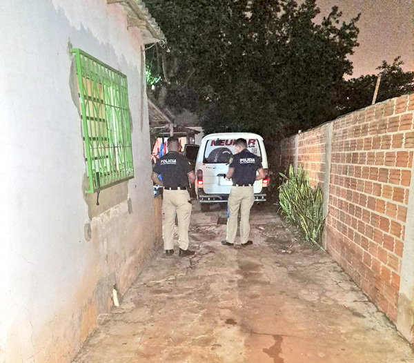 Encapuchados roban millonaria carga de celulares y perfumes de una furgoneta - La Clave