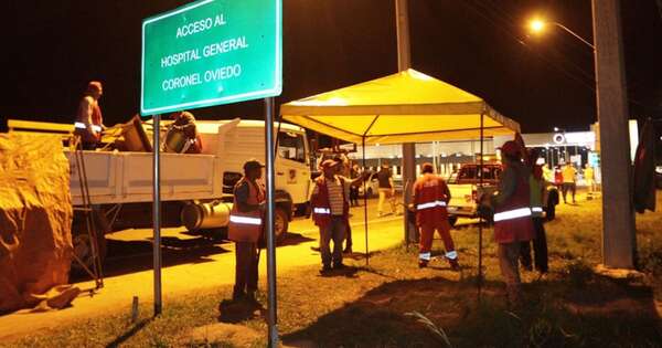 Diario HOY | Despejan acceso del nuevo Hospital de Coronel Oviedo tras ocupación de vendedores