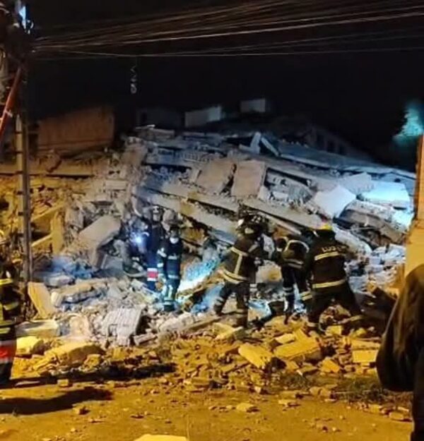 ¡Se derrumbó edificio de 9 pisos en Encarnación!: Hay un fallecido y más desaparecidas