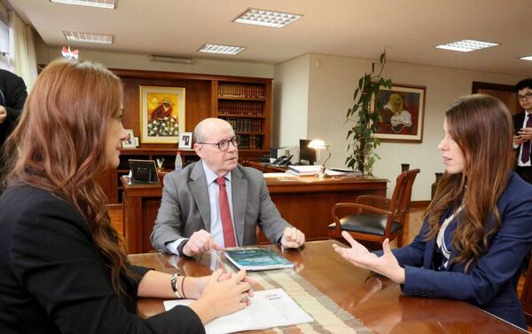 El presidente Diesel mantuvo una audiencia de trabajo con la ministra secretaria de Sedeco