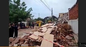 Confirman un fallecido tras derrumbe de edificio en Encarnación - SNT