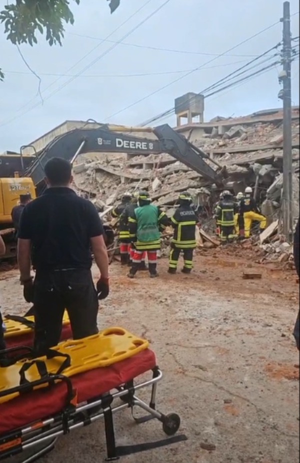 Derrumbe en Encarnación: hallan segundo cuerpo entre los escombros - trece
