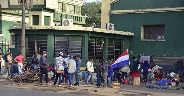 Diario HOY | Indígenas bloquean acceso a funcionarios del INDI, en reclamo a falta de respuestas