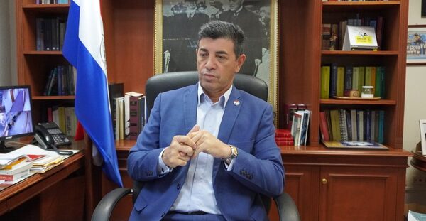 Ministro cuestiona constitucionalidad de acordada que prohíbe perturbaciones en sede del Poder Judicial 