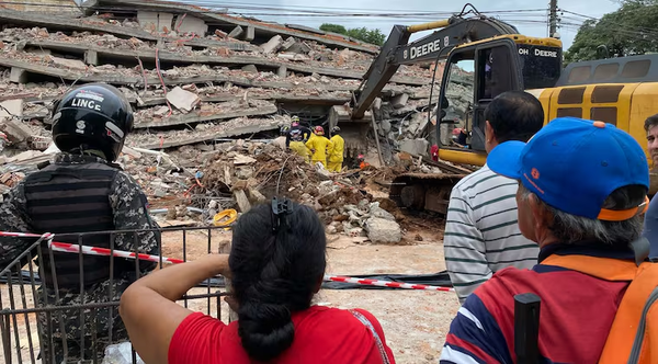 Concluye rescate de los cuerpos de abuela y nieta, buscan a otra víctima - Noticiero Paraguay