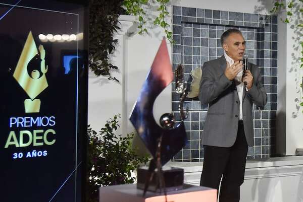 Los premios ADEC cumplen 30 años abriendo postulaciones a una nueva edición - Mundo empresarial - ABC Color