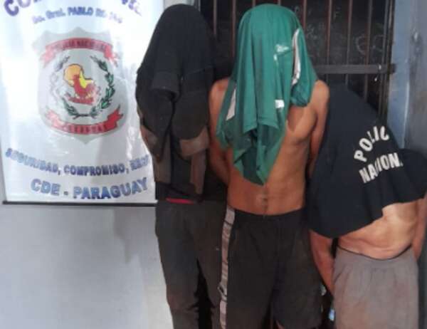 Vecinos maniatan a un presunto delincuente: tres detenidos por tentativa de hurto agravado en Alto Paraná - Policiales - ABC Color