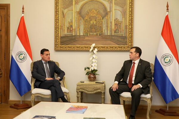 Canciller recibe informe de embajador sobre situación con Brasil • PARAGUAY TV