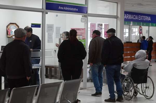 AUDIO. Jubilados cobrarán haberes con retraso en abril - Periodísticamente - ABC Color