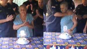 Polis sorprenden a una abuela que cumplió 85 años