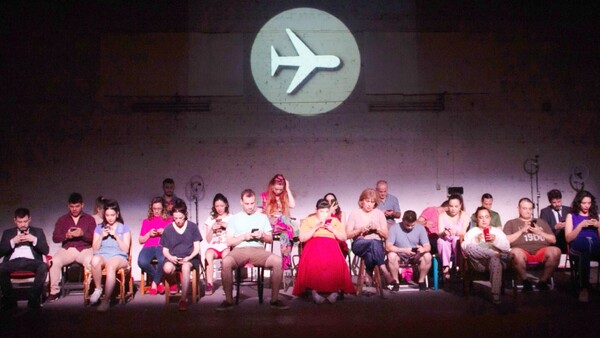 Modo avión, el teatro al estilo schemboriano, vuelve mañana