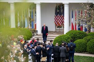 Aranceles de Trump llevar谩n al fin del liderazgo econ贸mico de EE.UU., dice el WSJ