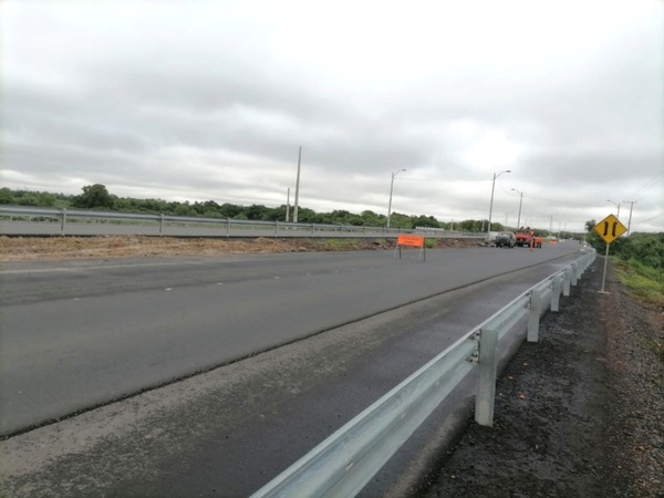 Inicia instalación de barandas de seguridad en ruta PY09