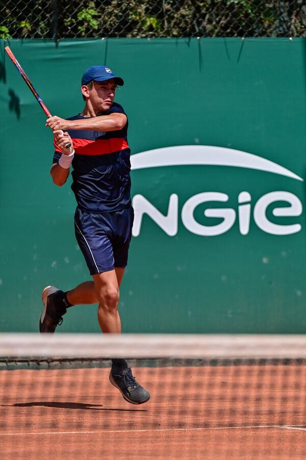 Tenis-Roland Garros Junior Series: Álvaro Frutos logra reponerse - Polideportivo - ABC Color