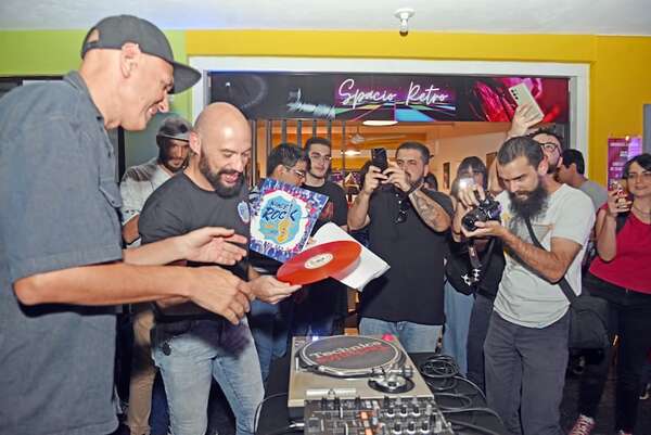 AUDIO. Vinilo Cooltural llega al Puerto de Asunción - Momento Justo - ABC Color
