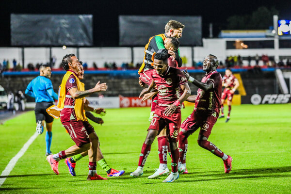 Versus / El equipo de Éver Almeida, el único ganador en una jornada de empates en la Sudamericana