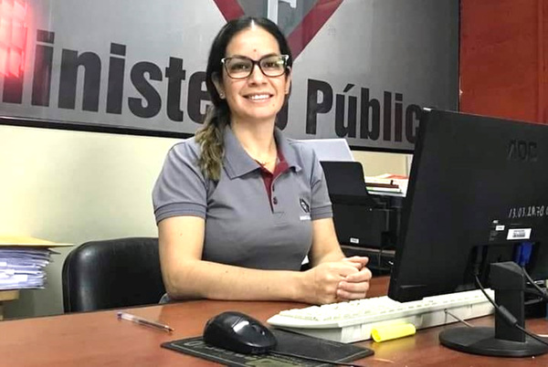 Fiscal imputa a arquitecto, su esposa y un operador de máquinas por millonaria estafa - La Clave
