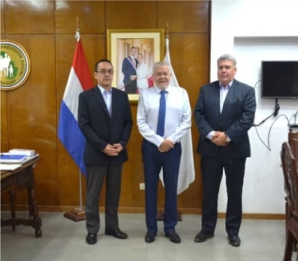 Reunión con el presidente del IPS para abordar temas urgentes que afectan a la ciudadanía.