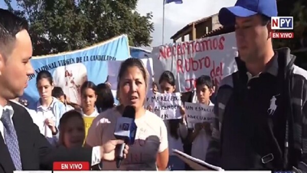 Alumnos y padres toman el Colegio Virgen de la Candelaria de Capiatá