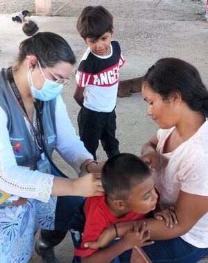 Jornada extramural beneficia a más de 100 pobladores de comunidad indígena de Fuerte Olimpo - .::Agencia IP::.