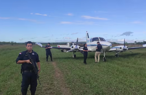Aterrizaje forzoso de un avión que transportaba dinero causó susto en Tobatí - Noticiero Paraguay