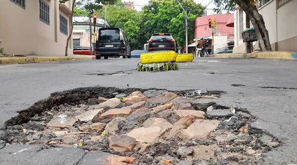 Asuncenos pagaron US$ 14 millones por mantenimiento de calles que Nenecho tiene en ruinas - Nacionales - ABC Color