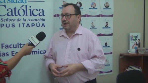 Seminario en la UCI: El Rally como Motor de Desarrollo Económico en Itapúa
