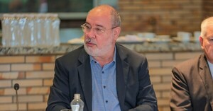 Itaipú compra muebles brasileños para las oficinas del Gobierno y abre un frente con la UIP