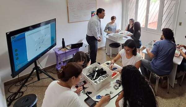 Taller gratuito de robótica para docentes en Paraguarí - Nacionales - ABC Color