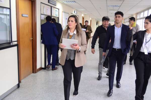 Kattya presentó octavo urgimiento en busca de recuperar su banca del Senado - Política - ABC Color
