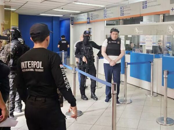 Renuncia dire de una cacerolita tras ser amenazado por un “peso pesado” ndaje