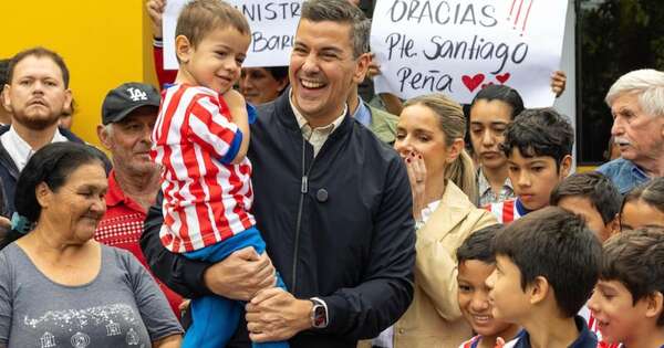 La Nación / Valoran desarrollo de Limpio durante entrega de viviendas