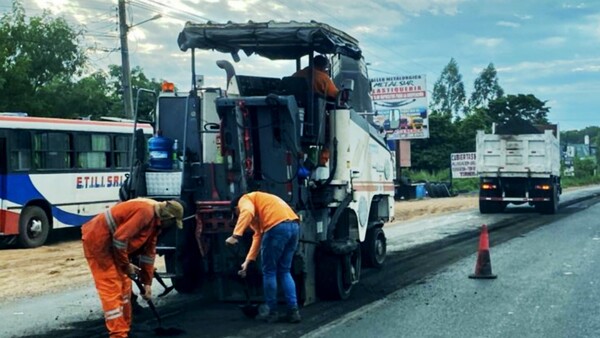 Apuran bacheo de ruta PY01 para días de Semana Santa