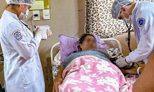 Alumnos de UPE realizan práctica formativa en el Hospital Distrital de Presidente Franco