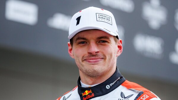 Verstappen sale primero en Japón, por delante de los McLaren
