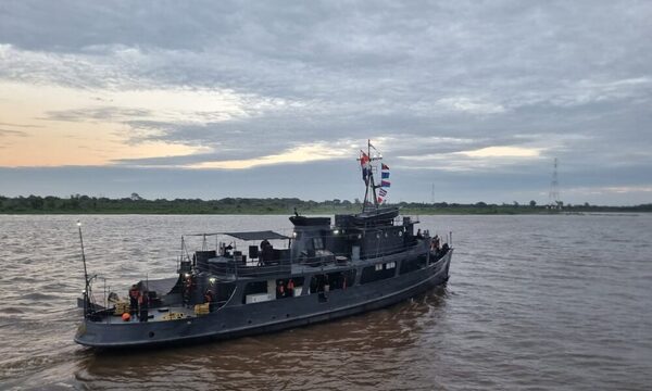 Zarpó buque con asistencia para pobladores de Alto Paraguay