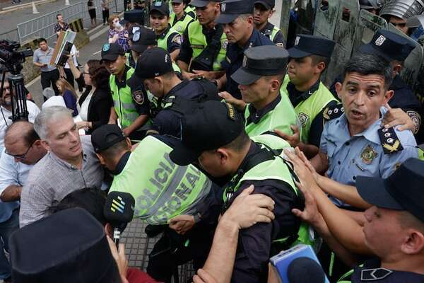 Codehupy repudia represión y criminalización de manifestantes - Nacionales - ABC Color